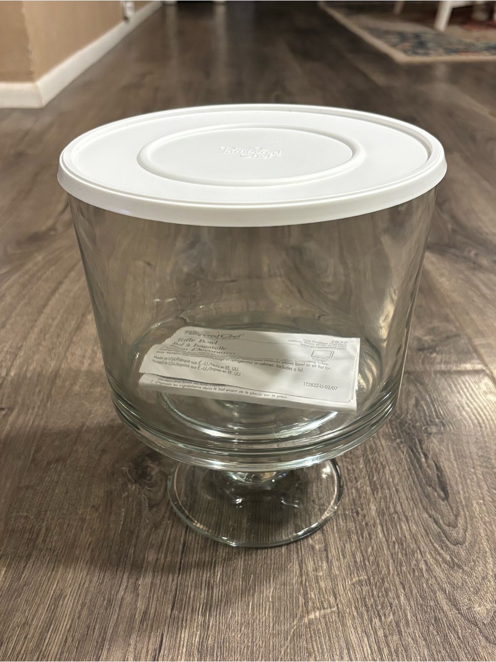 The Pampered Chef Trifle Bowl with Pedestal And Lid #2832 Retired EUC